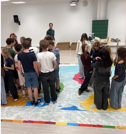 Weltspiel - global denken und sozial handeln!
