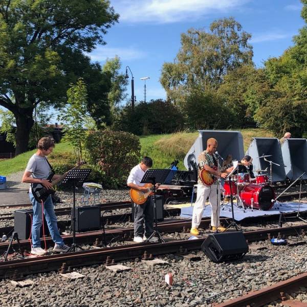 „Upset“ rockt das Dampflokomotiv-Museum