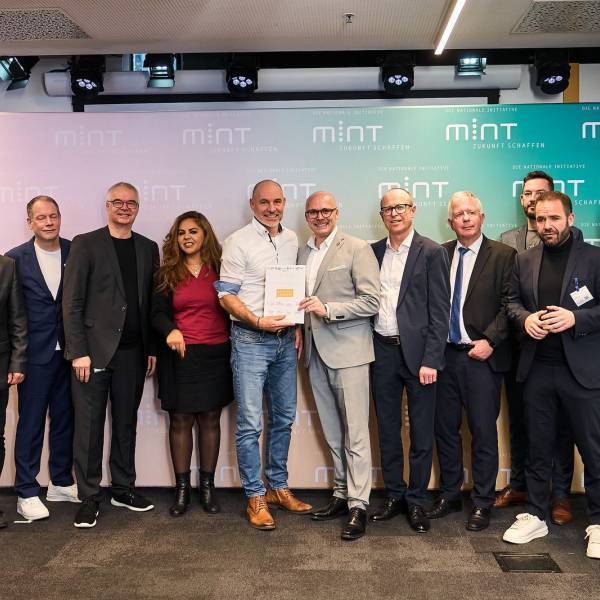 Erneute Auszeichnung zur „Digitalen Schule“